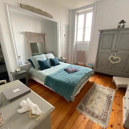 Le Celadon 4* מונטגו