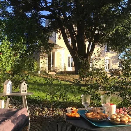 Le Celadon בית הארחה מונטגו