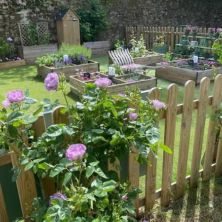 בית הארחה Le Celadon מונטגו